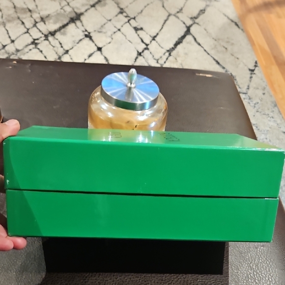 Bottega Veneta Vibrant Green Gift Box - Picture 3 of 4